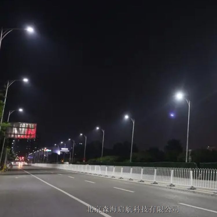 工廠直銷各種室外燈具 太陽(yáng)能路燈 市電路燈 交通信號(hào)燈